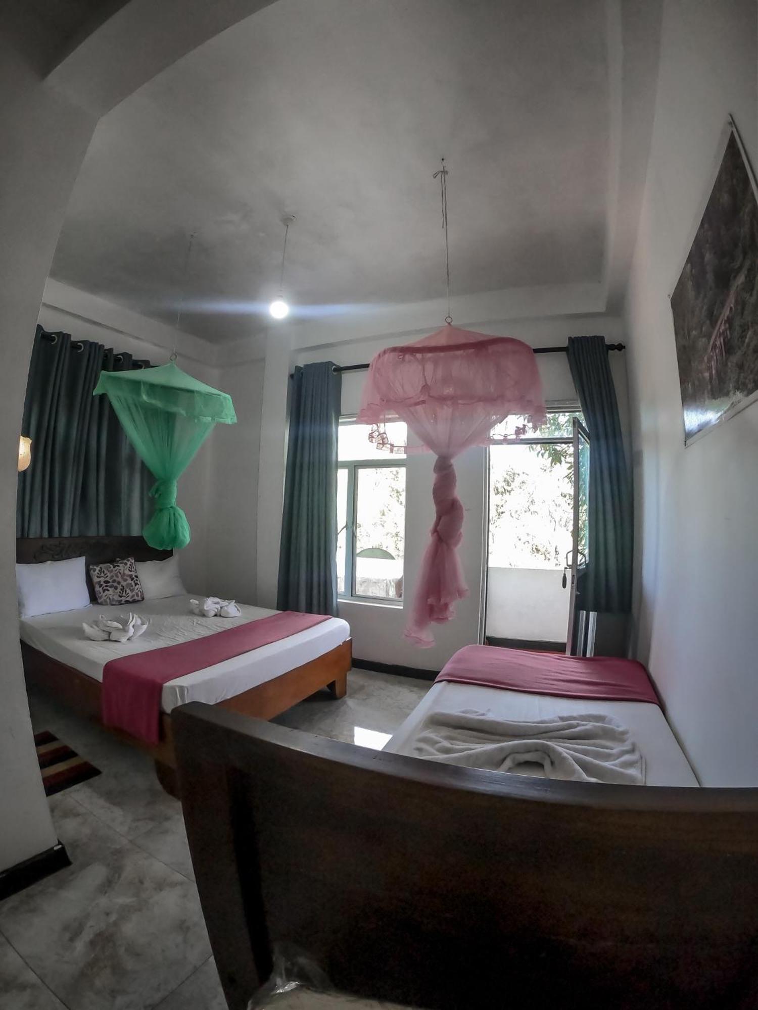 9 Arch View Rest Inn Ella Buitenkant foto